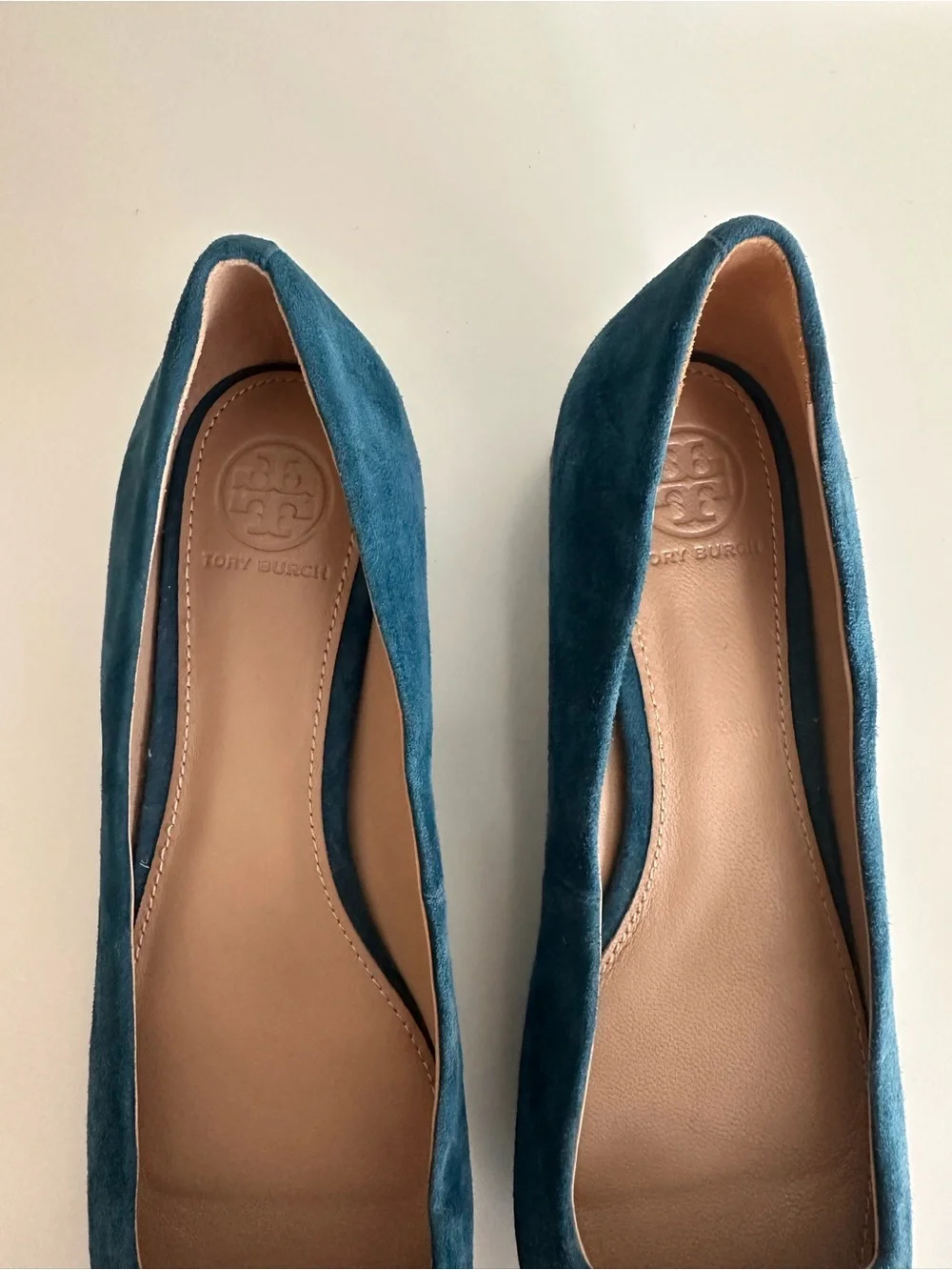 Tory Burch Gigi Suede Logo Pumps Teal Block Heel Size 7.5 Like New